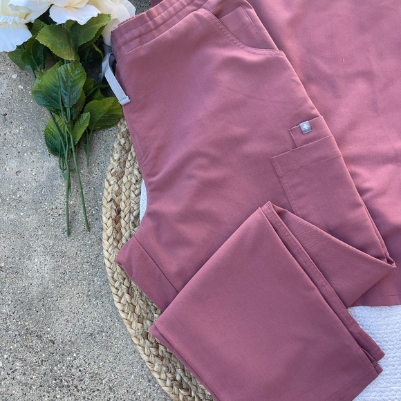 Figs Mauve Set Medium Catarina LIMITED RELEASE - Picture 4 of 9